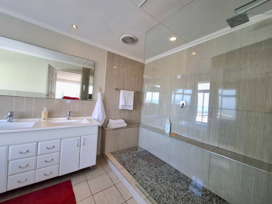 7 Bedroom Property for Sale in Gonubie Eastern Cape